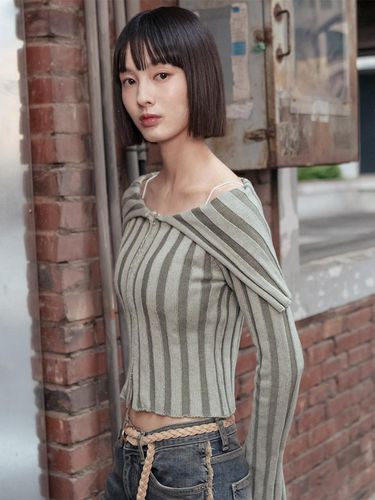 Sailor Off-Shoulder Knitwear Zip-Up_Khaki - HIGHSCHOOLDISCO - Modalova