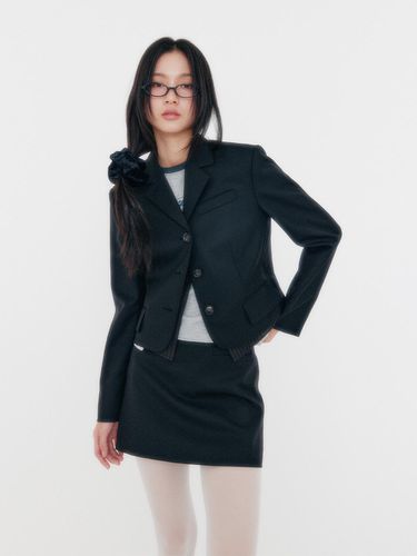 Slim Fit Corpped Blazer _ Black - zeezeezee - Modalova