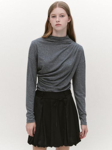 Draped Mock Neck T-blouse - GRAYDATION - Modalova