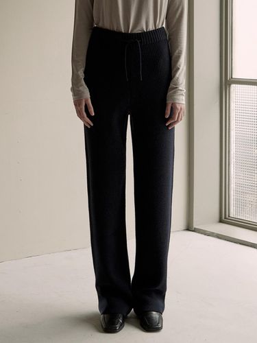 Ribbed knit pants (navy) - ANDNEEDS - Modalova