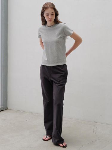 Essential slim span pants () - ANDNEEDS - Modalova