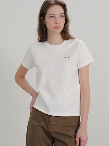 Essential Short Sleeve T-shirt () - ANDNEEDS - Modalova