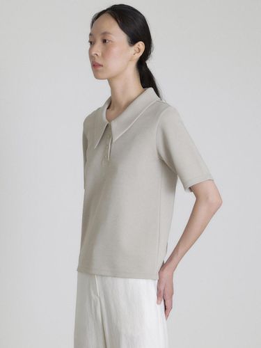 Peaked collar top gray - manuelle et guillaume - Modalova