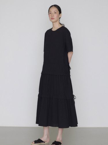 Full shirring string dress - manuelle et guillaume - Modalova