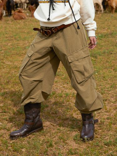 NEW PARACHUTE CARGO PANTS KHAKI - asif_CALIE - Modalova