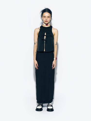 RIBBON OPEN SLEEVELESS BLOUSE BLACK - asif_CALIE - Modalova