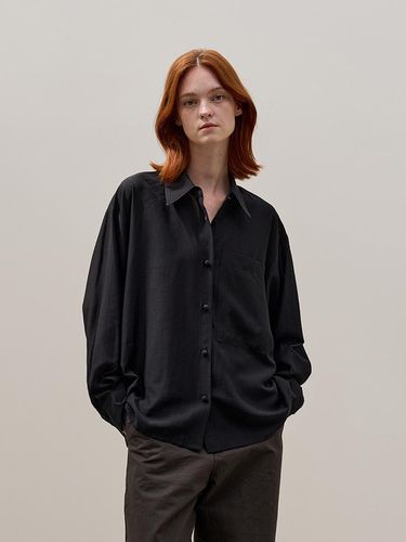 SILKY RELAX POCKET BLOUSE_BLACK - Have&Have - Modalova