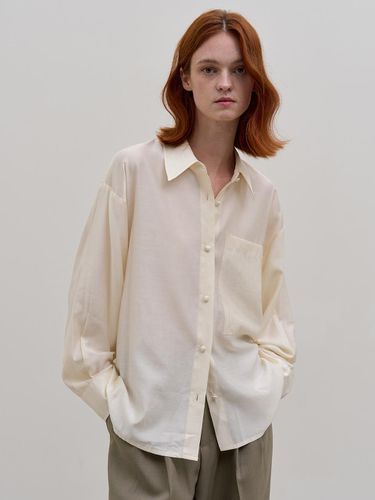 SILKY RELAX POCKET BLOUSE_LIGHT BEIGE - Have&Have - Modalova