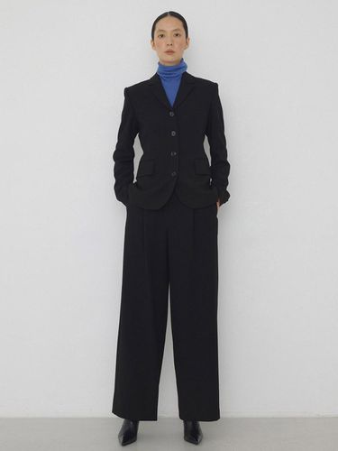 Feminine sleek pants - manuelle et guillaume - Modalova