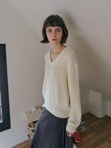 Boucle V-neck knit (Ivory) - RAPHAEL - Modalova