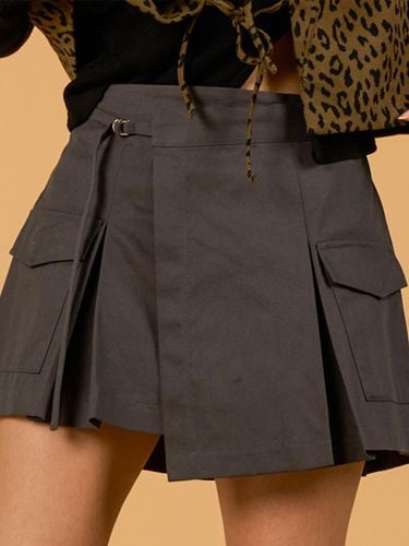 Wrap cargo belt pleats mini skirt [GRAY] - KOLEAT - Modalova