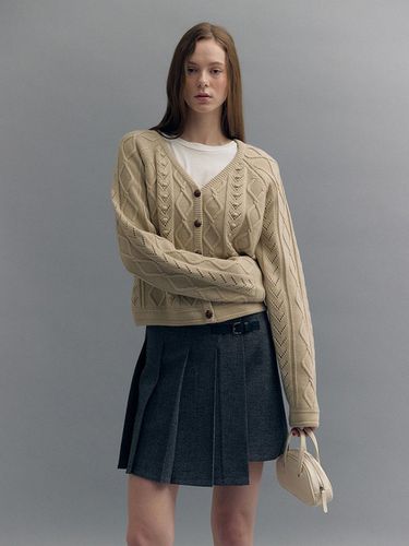 V-NECK CARDIGAN (sand beige) - MOAT - Modalova