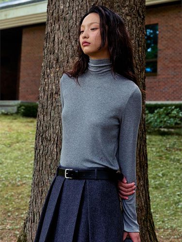 Essential Color Turtleneck TShirts (KE4940M01 - kuho plus - Modalova