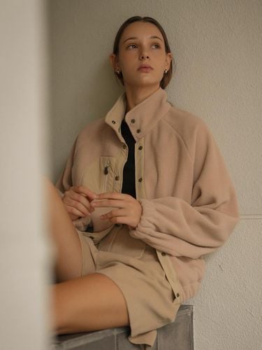 Dumble high neck fleece jacket_Beige - KNOWN BETTER - Modalova