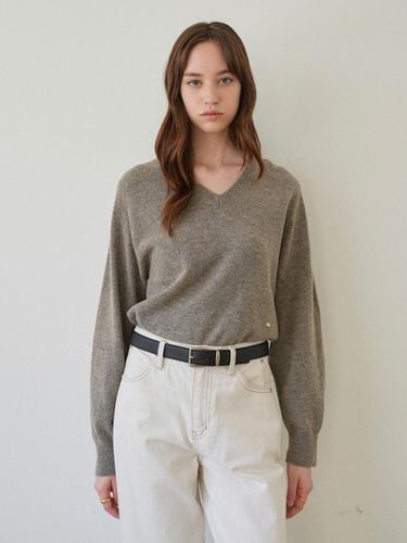 Minimal V-Neck Wool Knit NEK4WP919 - on&on - Modalova