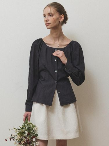 Boat-neck strap blouse_Charcoal - AUBARD - Modalova