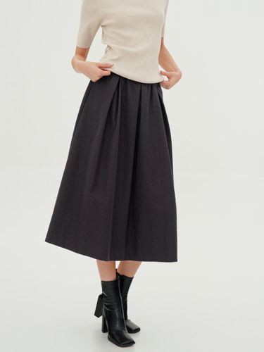 Tuck Detail Midi Skirt _ Navy - ACUD - Modalova