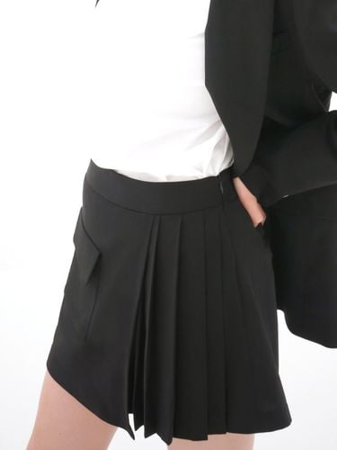 Pleated Detail Short Pants _Black - ACUD - Modalova