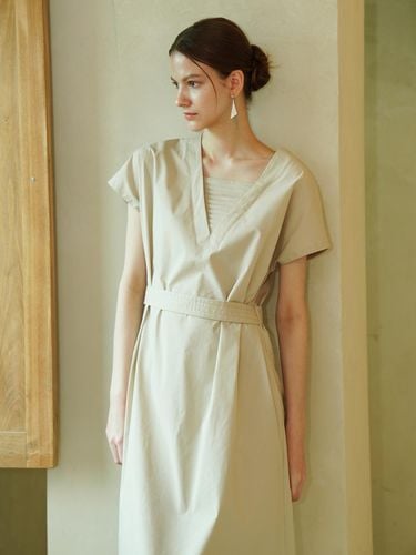 Pintuck Detail V-neck Dress _ Beige - ACUD - Modalova