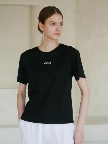 Half Sleeve Logo T-Shirt _ Black - ACUD - Modalova