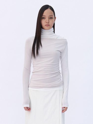 Layered Turtle Neck Top (White) - YUNSE - Modalova