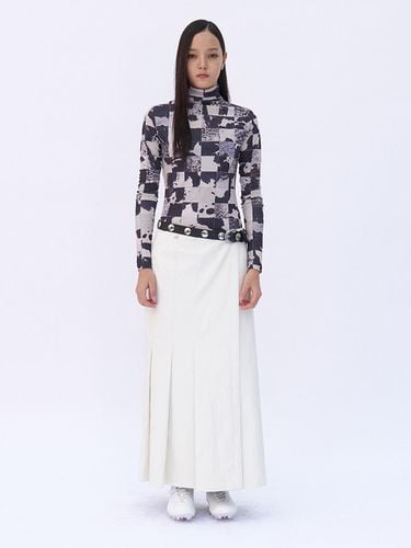 Asymmetric Pleats Skirt (White) - YUNSE - Modalova