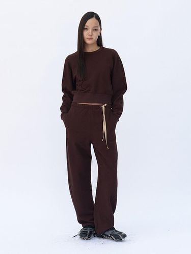 Oval Sweat Pants (Brown) - YUNSE - Modalova