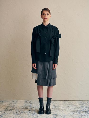 Black Ribbon Shirts - AMARI ROMATA - Modalova