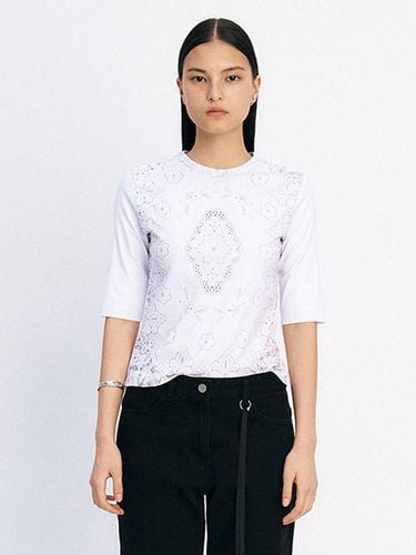 Lace Print Top (White) - YUNSE - Modalova