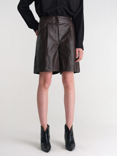 Leather pleated Shorts-Brown - MAGJAY - Modalova