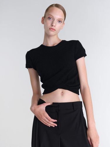 Twisted Cropped T-Shirt - Black - MAGJAY - Modalova