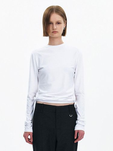 String Long Sleeve (White) - YUNSE - Modalova