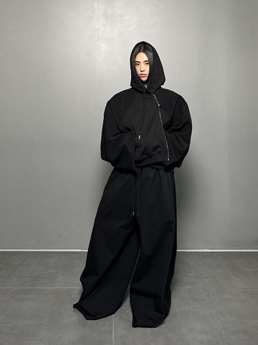 AMU OVERSIZED ZIP SWEATPANTS #BLACK - AMU - Modalova