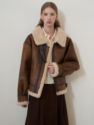 BUCKLE RETRO SHEARLING JACKET (CA) - flove - Modalova