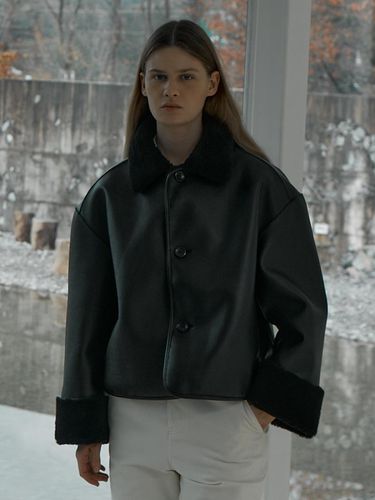 WOOL REVERSIBLE SHORT SHEARLING JACKET - Carriere - Modalova