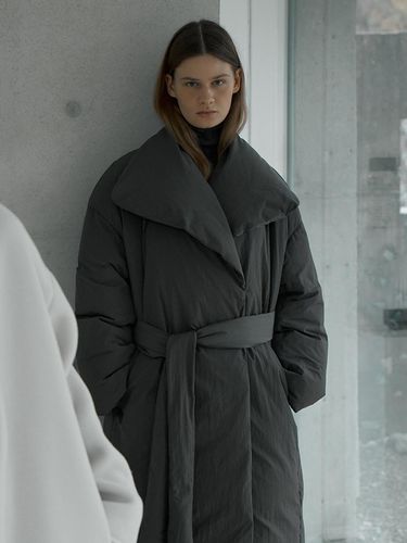 WIDE COLLAR DOWN LONG COAT - Carriere - Modalova