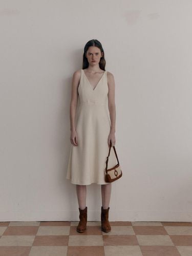 Wool V-Neck Semi-Flare Dress - Verso - Modalova