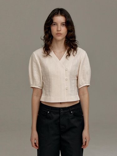 JAPANESE TEXTURED HALF SLEEVE BLOUSE - Carriere - Modalova