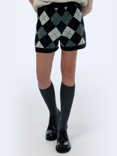 Argyle Knit Shorts (Black) - CLOVE - Modalova