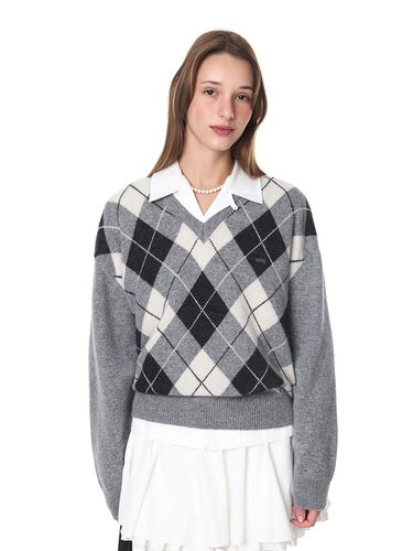 Argyle V-neck Knit (3 Colors) - grove - Modalova