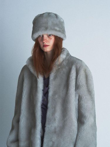 Two Tone Lamb Shearling Jacket - Verso - Modalova