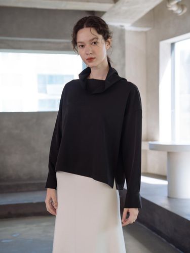 Turtle Neck Blouse_BK - YOUNESS - Modalova