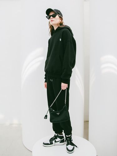 Basic Logo Sweat Pants Black - LOSSYROW - Modalova