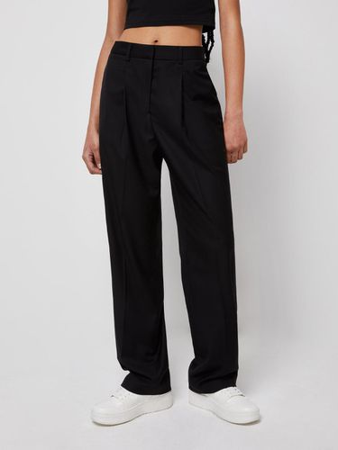 Tapered One Tuck Slacks_black - LADYVOLUME - Modalova