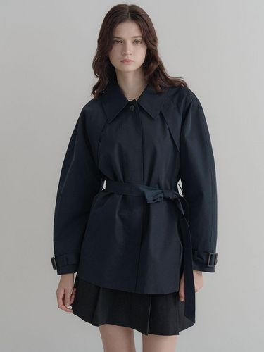 FW] Lautre Navy Half Trench coat - L’autre de min - Modalova