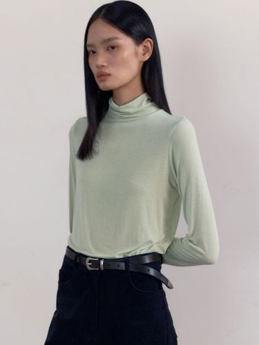 Soft Slim Turtle neck Top (Green ) - 38comeoncommon - Modalova