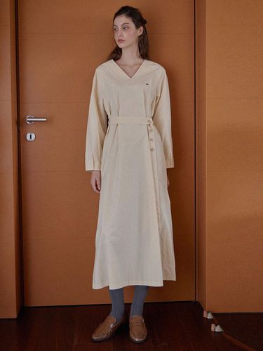 Exclusive] V NECK BUTTON UP LONG DRESS - HAINT - Modalova