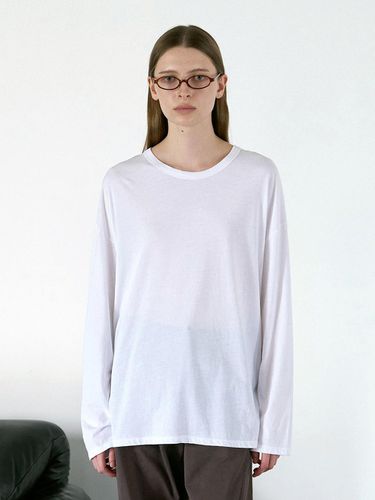 Clud Long Sleeve T-Shirt (Beige) - Monochrome - Modalova