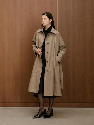 Multi Flap Trench Coat - YOUNESS - Modalova