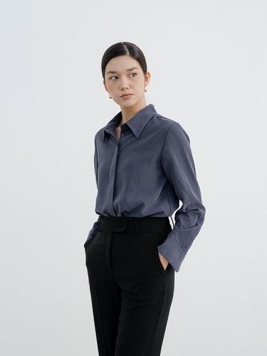 Navy Essential Blouse - YOUNESS - Modalova